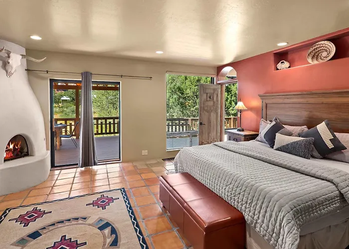 Exclusive Southwest Sanctuary With Amazing Views *
