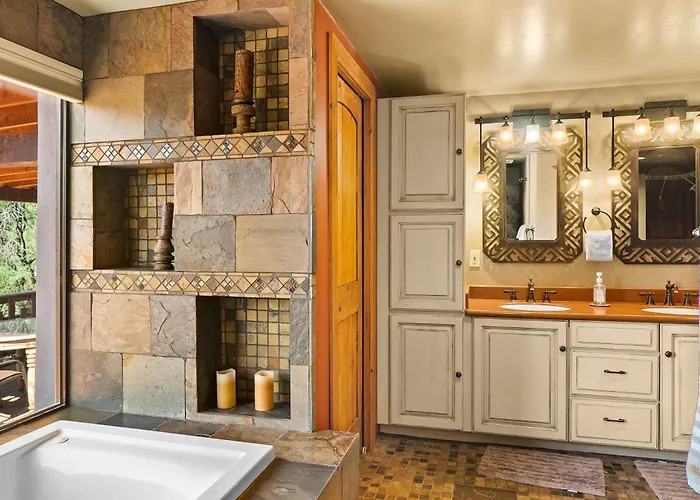 Exclusive Southwest Sanctuary With Amazing Views *